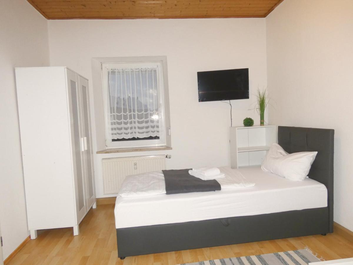 Sunnyhome Monteurwohnungen Und Apartments In Weiden Weiden in der Oberpfalz ภายนอก รูปภาพ